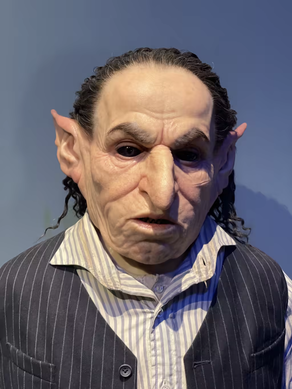 Come face-to-face with the incredibly lifelike animatronic Griphook from the Gringotts Wizarding Bank film set.